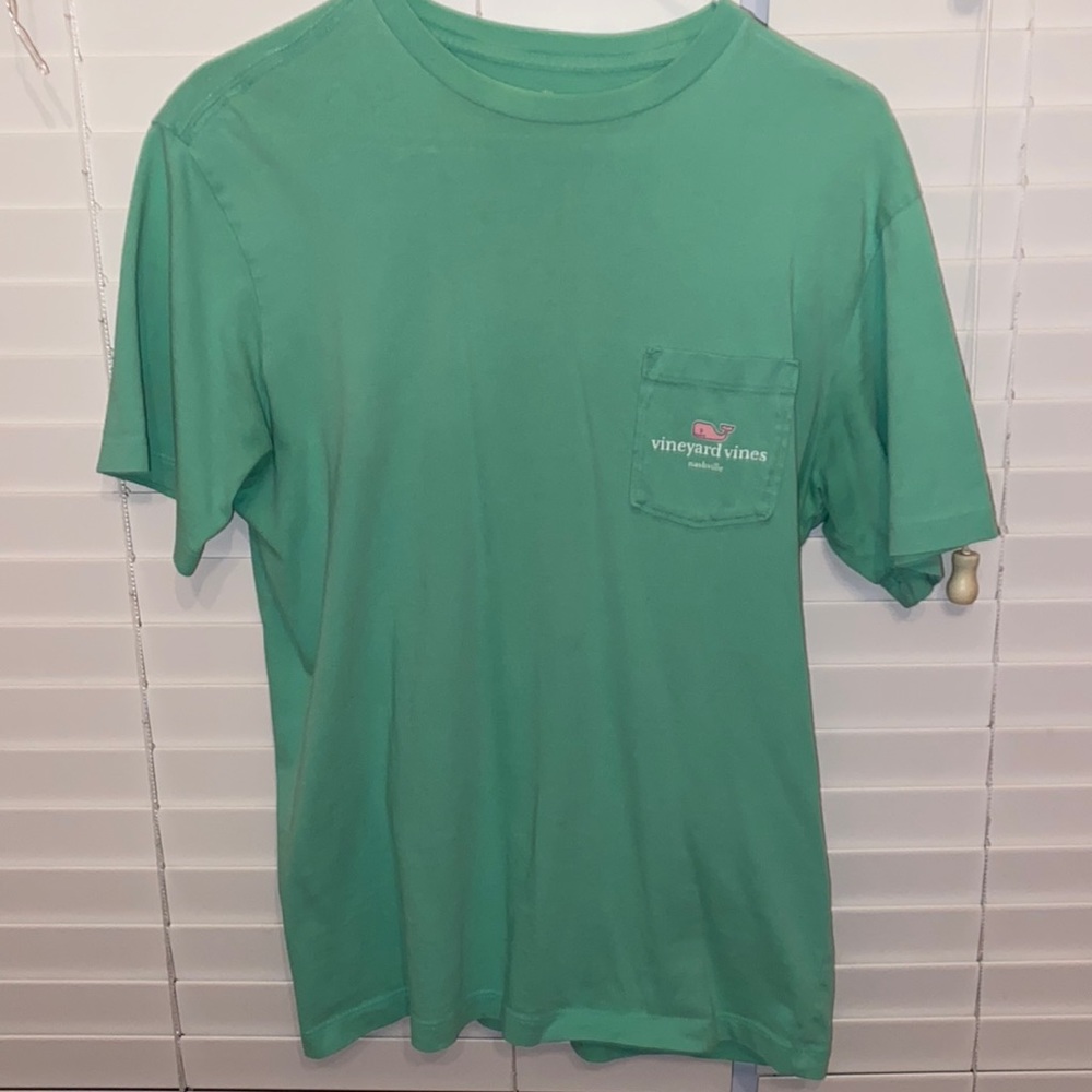 vineyard vines tshirt